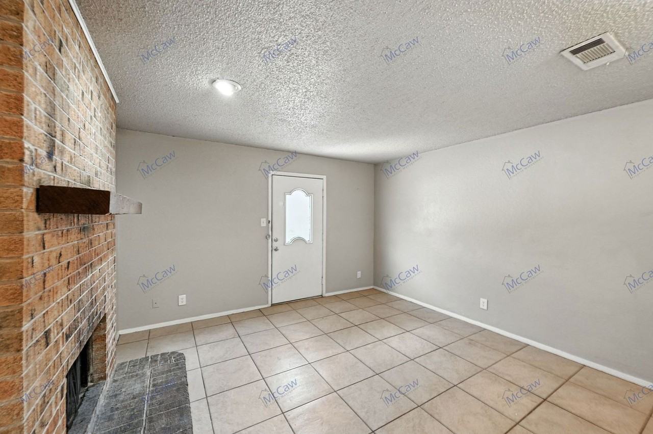 6176 Vega Dr - Photo 4 of 16