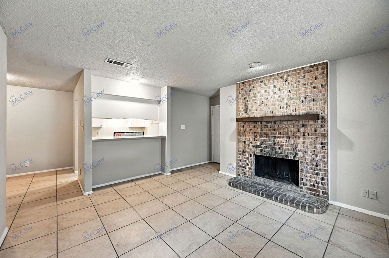 6176 Vega Dr - Photo 5 of 16