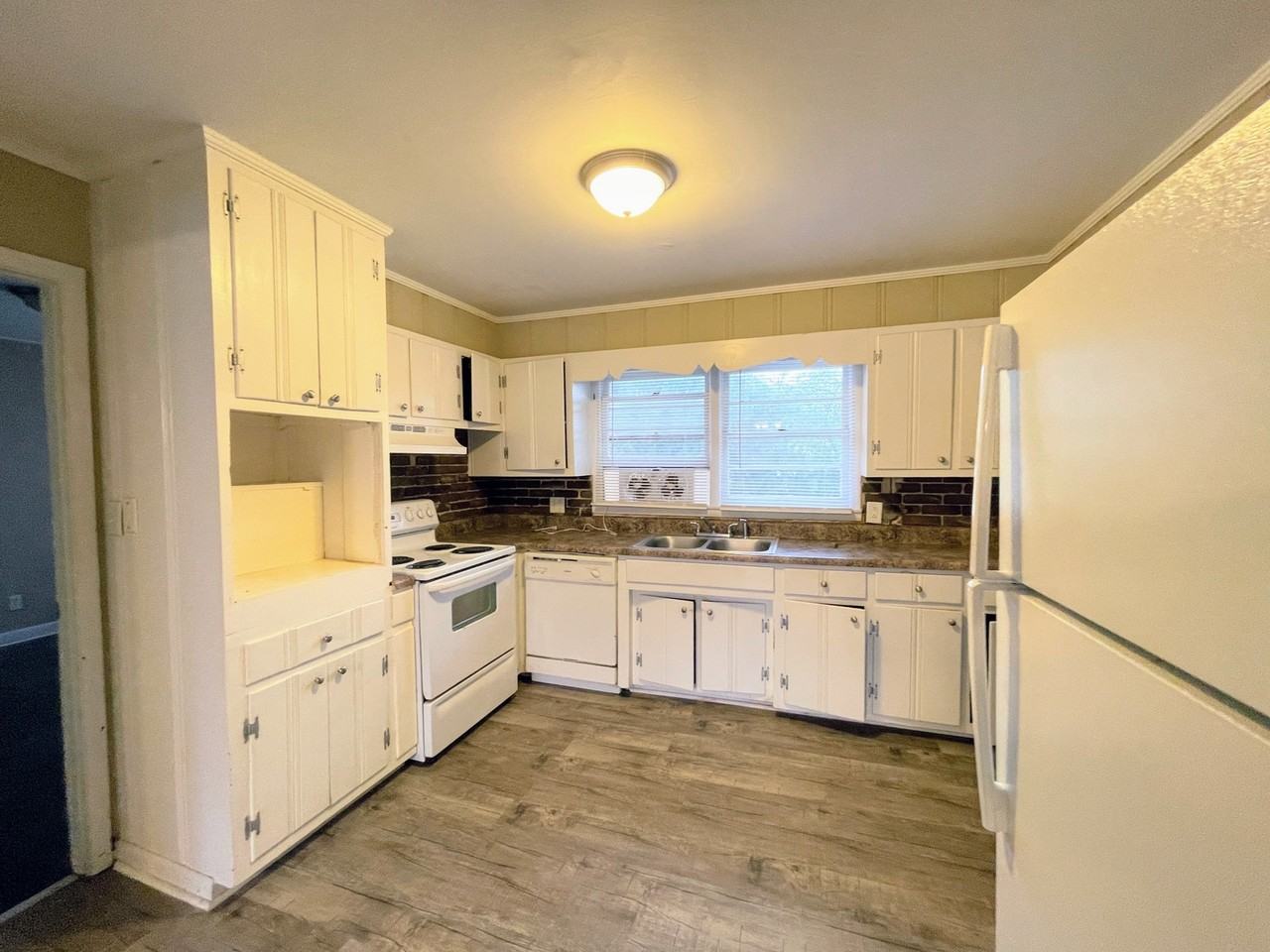 2417 Esther Ave Nw #14768842 - Photo 2 of 17