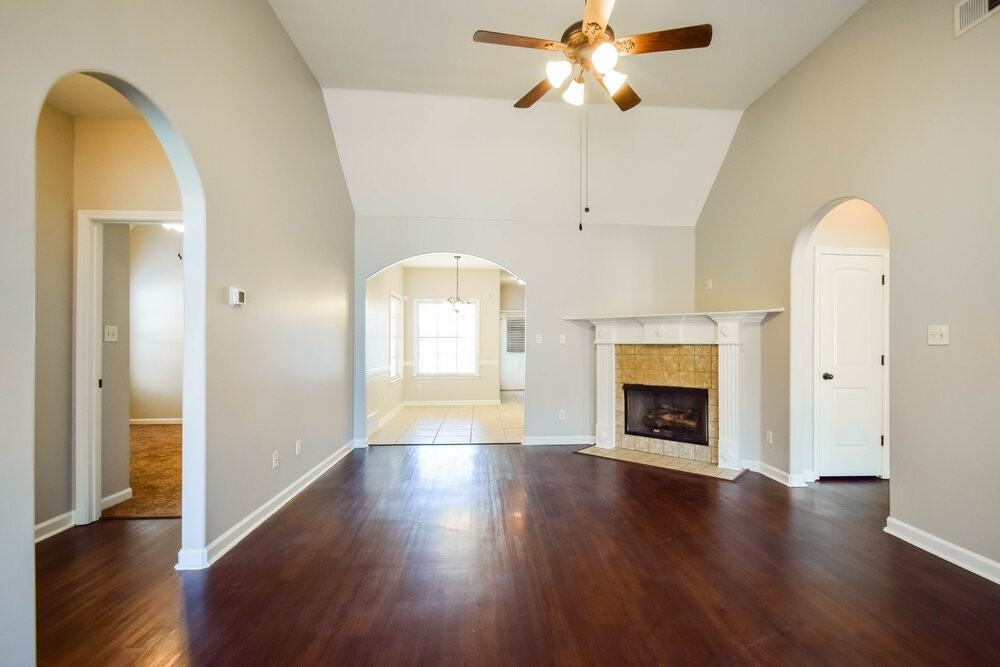 6219 Arlington Ln - Photo 5 of 17