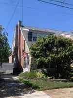 featured image of 816 W 22nd St