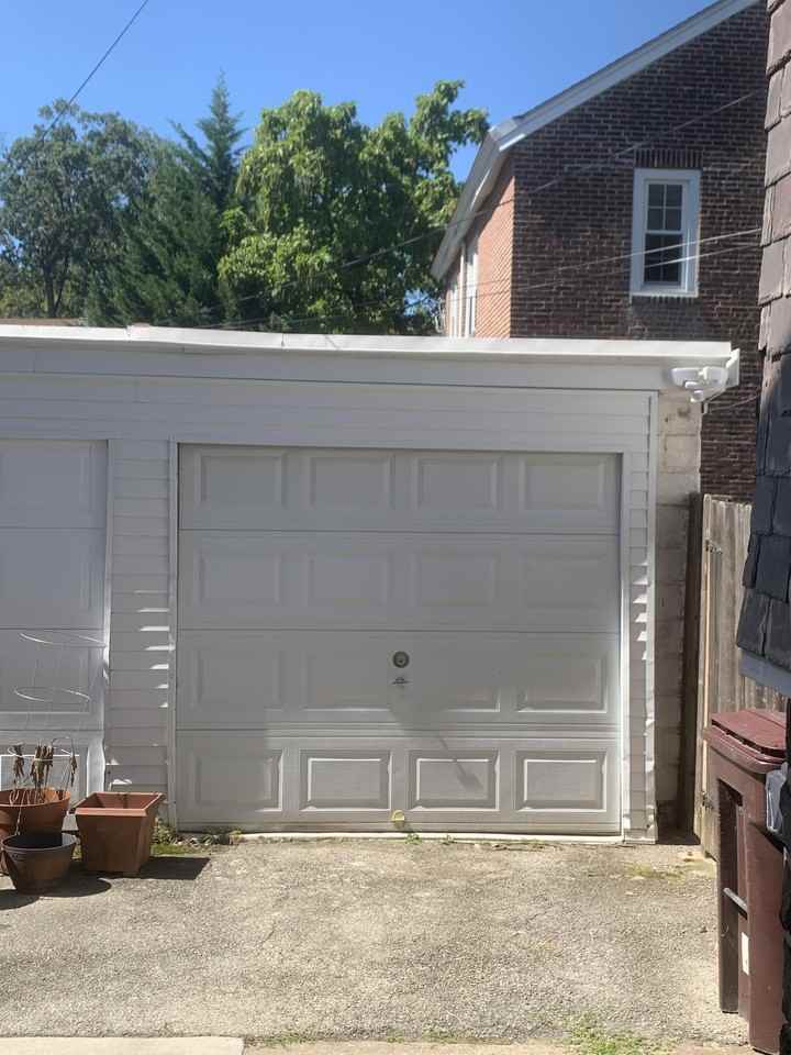 816 West 22nd Street - Photo 3 of 23