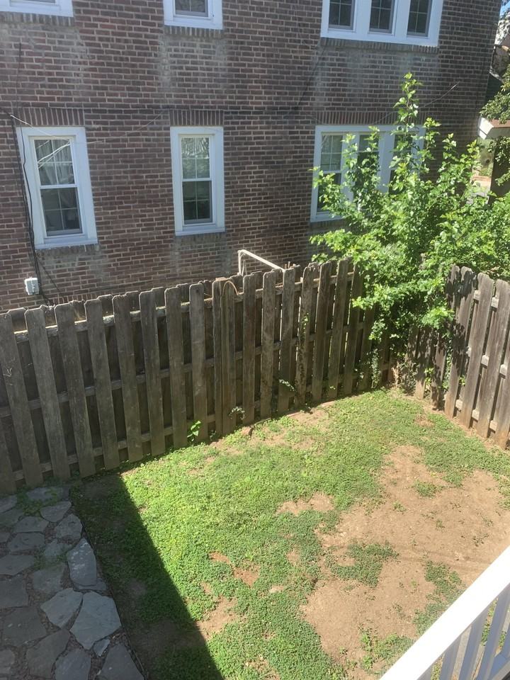 816 West 22nd Street - Photo 2 of 23