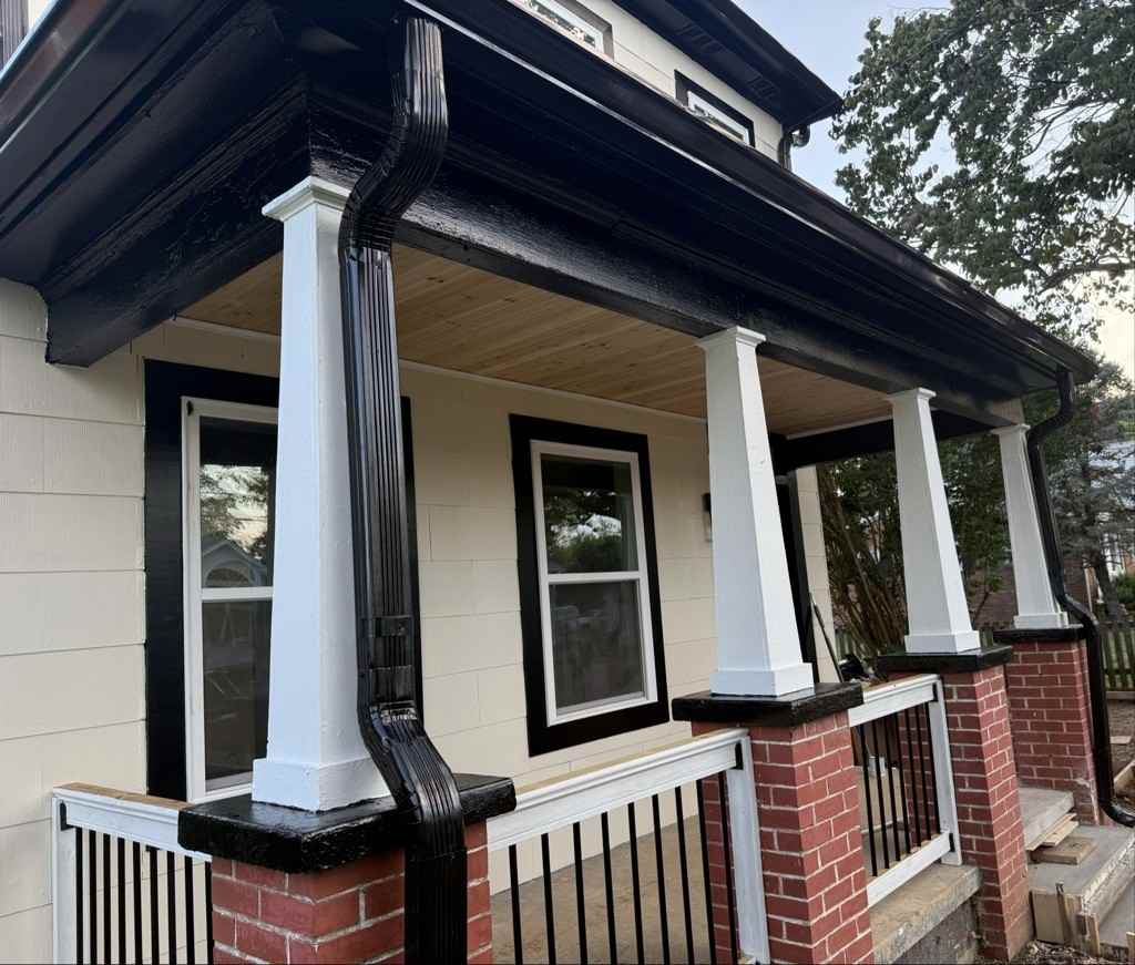 212 Glover St - Photo 2 of 12