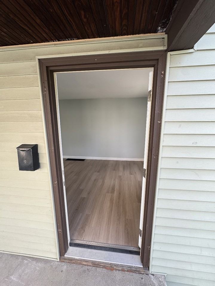 1705 E 34th St #1707 - Photo 2 of 9