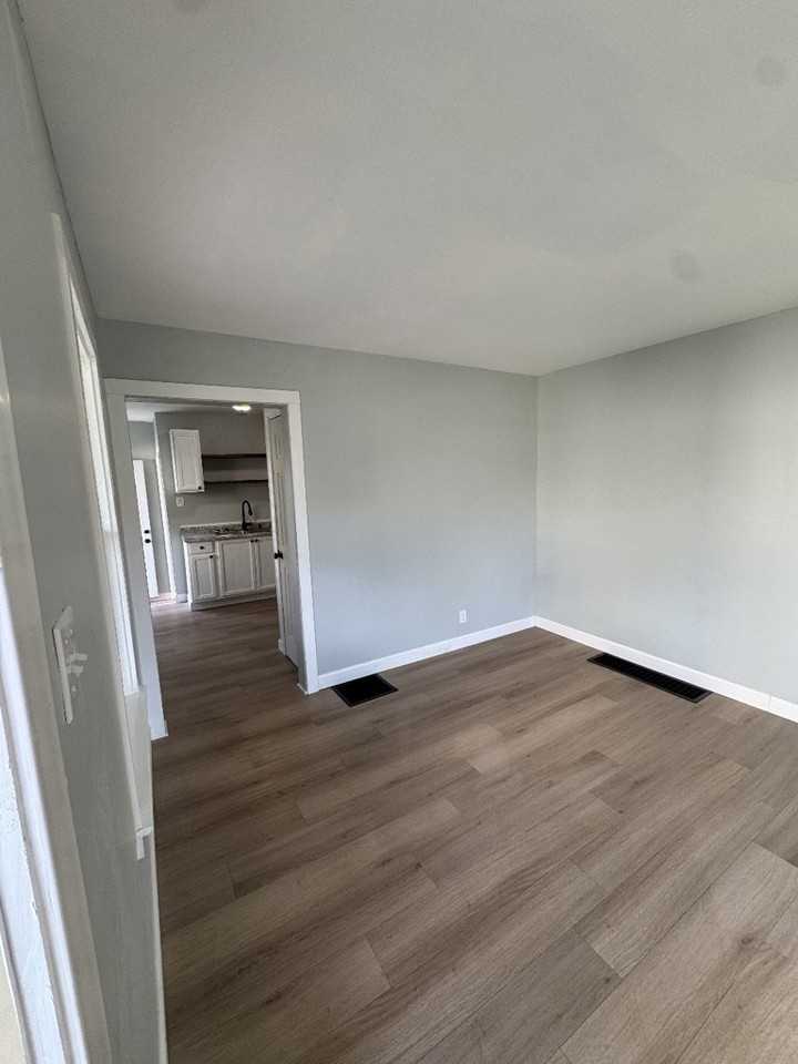 1705 E 34th St #1707 - Photo 3 of 9