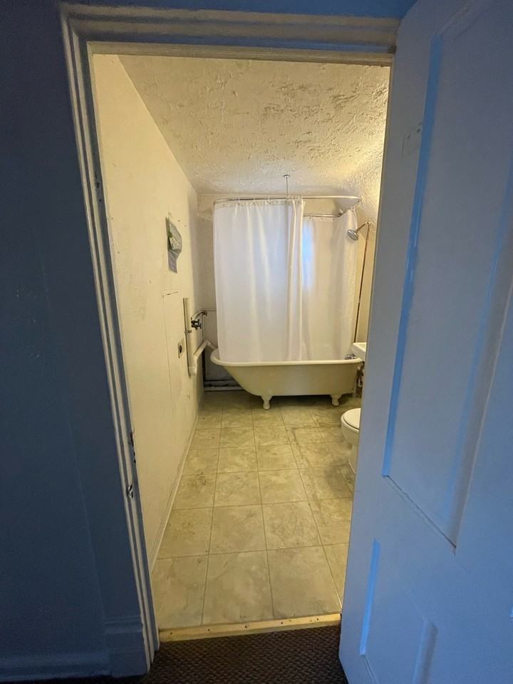 524 Gladstone St #1 - Photo 7 of 13