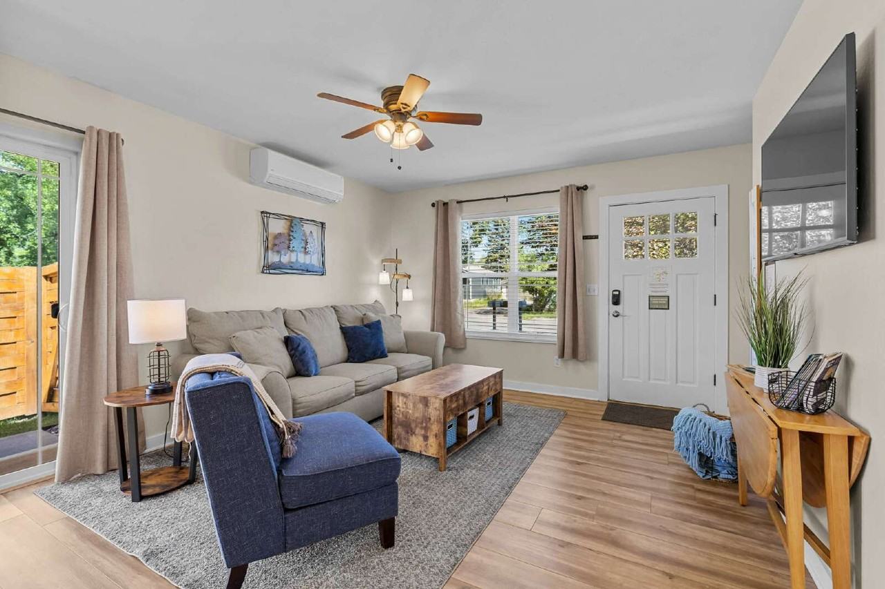 1222 4th St W - Photo 4 of 14