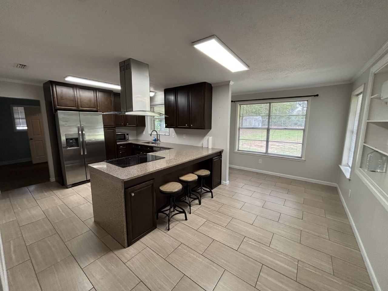 304 Meadowbrook Dr - Photo 4 of 17