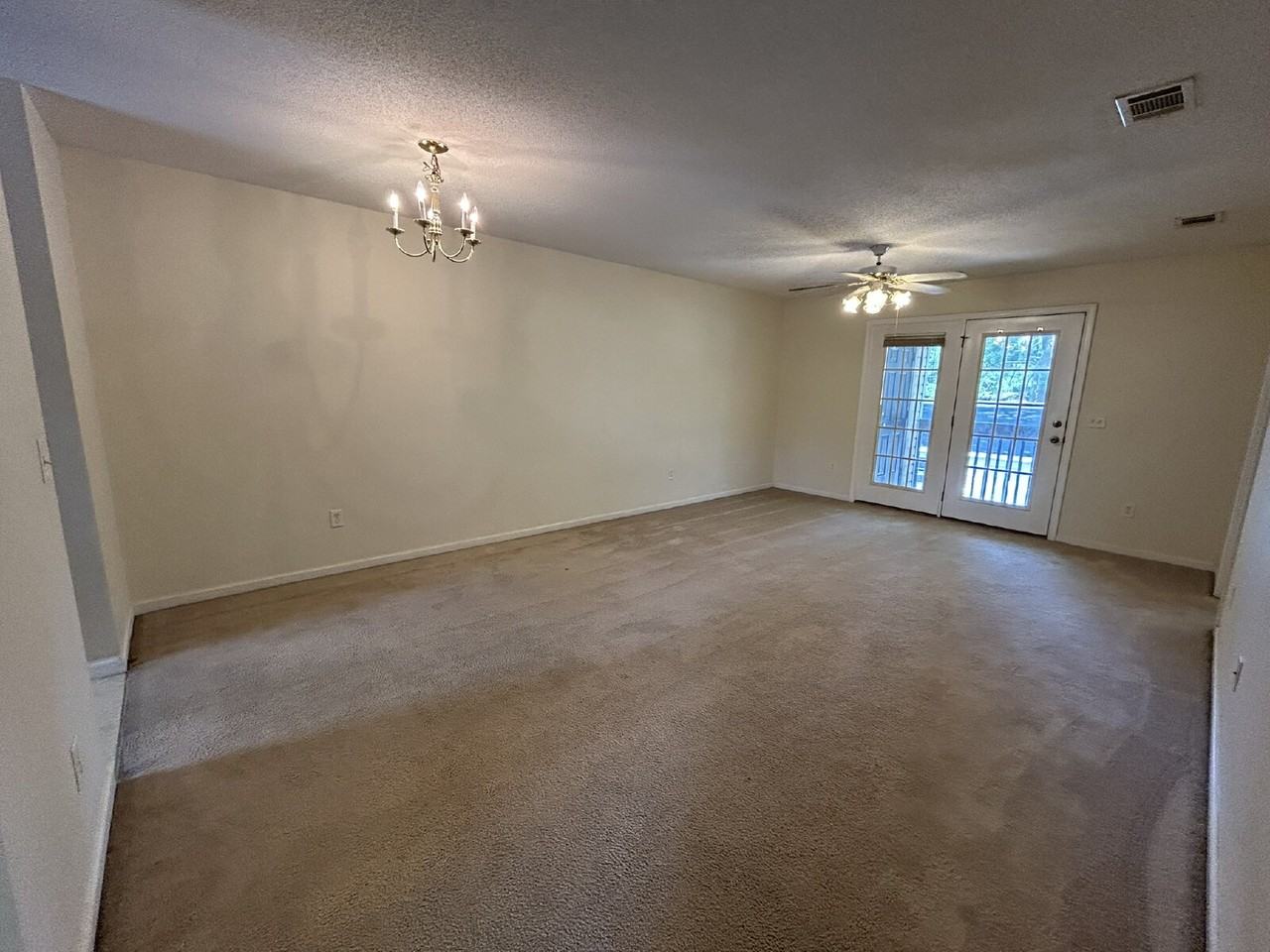 101 Hall St - Photo 3 of 10
