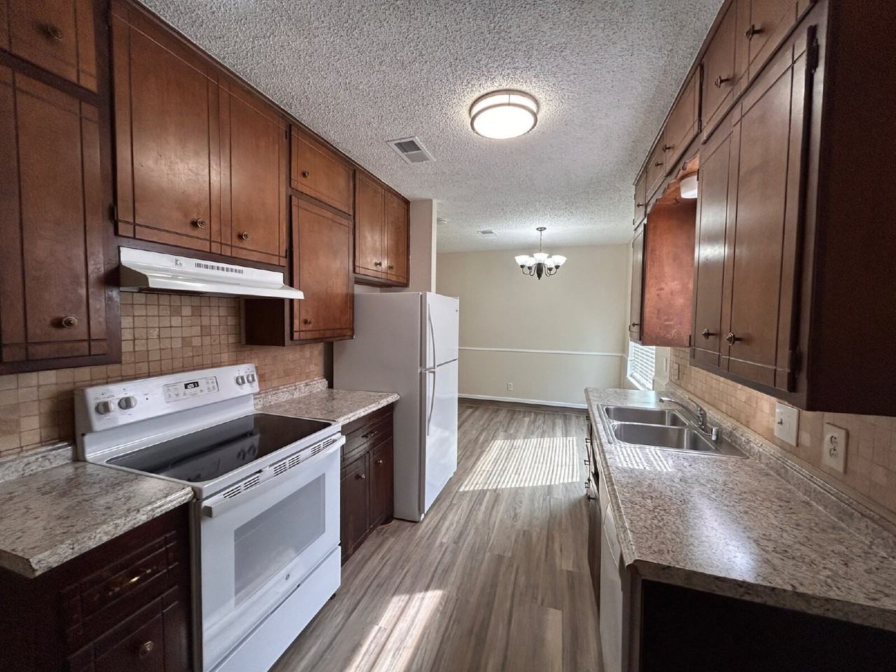 814 N Elkhart Ave Apt A - Photo 4 of 11