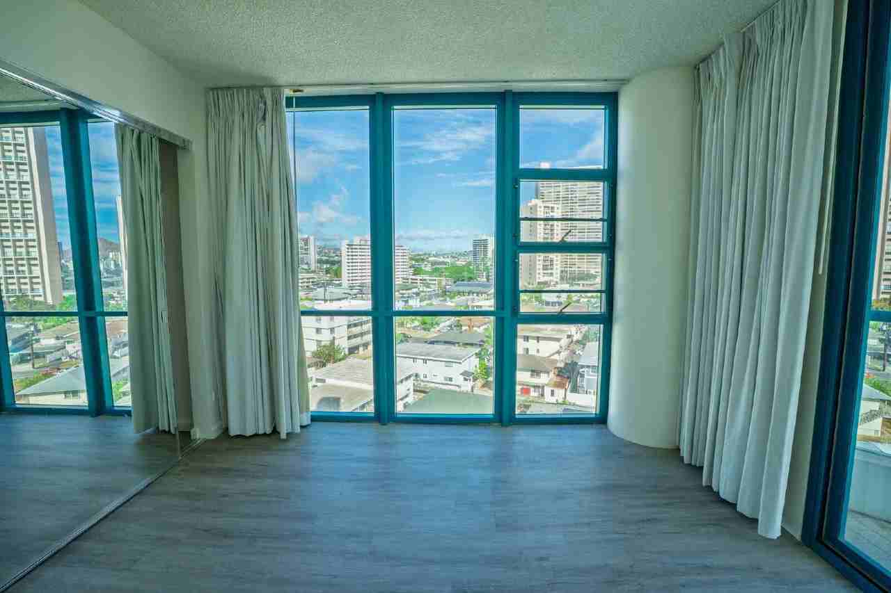 745 Isenberg St - Photo 6 of 14