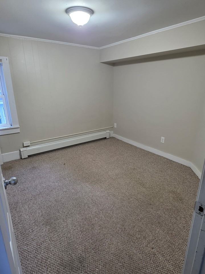 7 Margin St - Photo 4 of 5