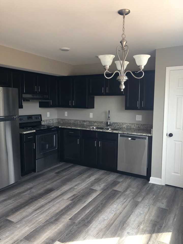 175 Creekwood Avenue #C - Photo 2 of 16