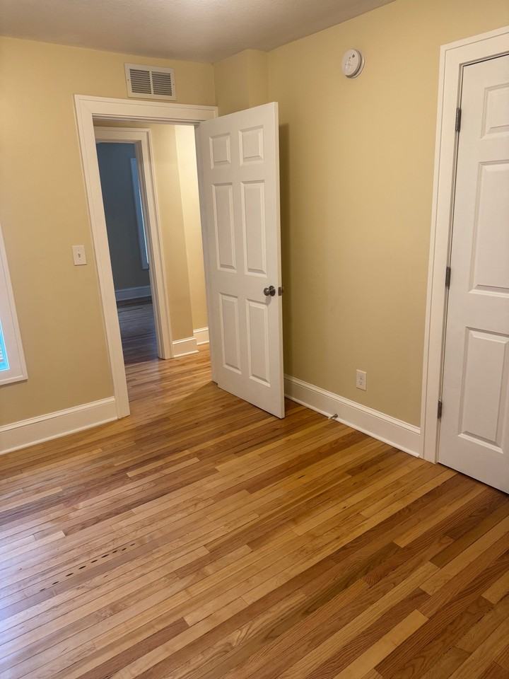 706 Conway St #2 - Photo 6 of 14