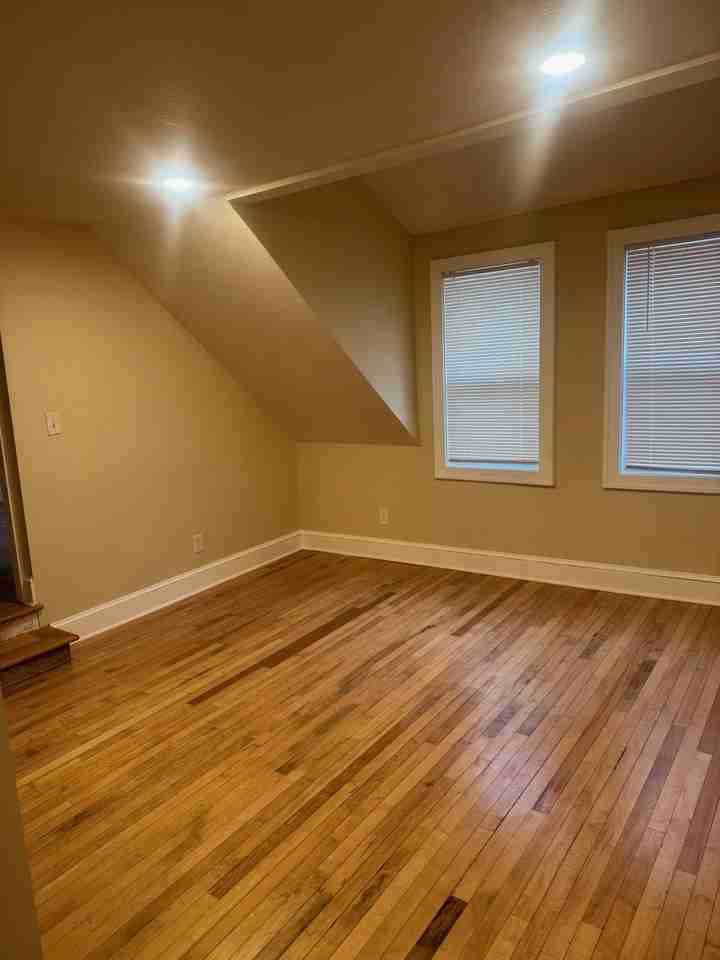 706 Conway St #2 - Photo 3 of 14