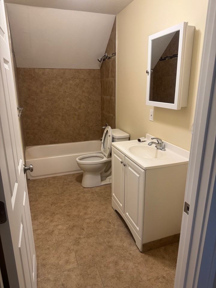 706 Conway St #2 - Photo 5 of 14