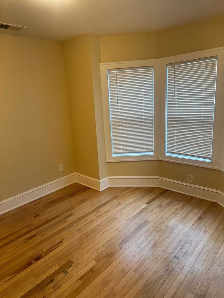 706 Conway St #2 - Photo 5 of 14