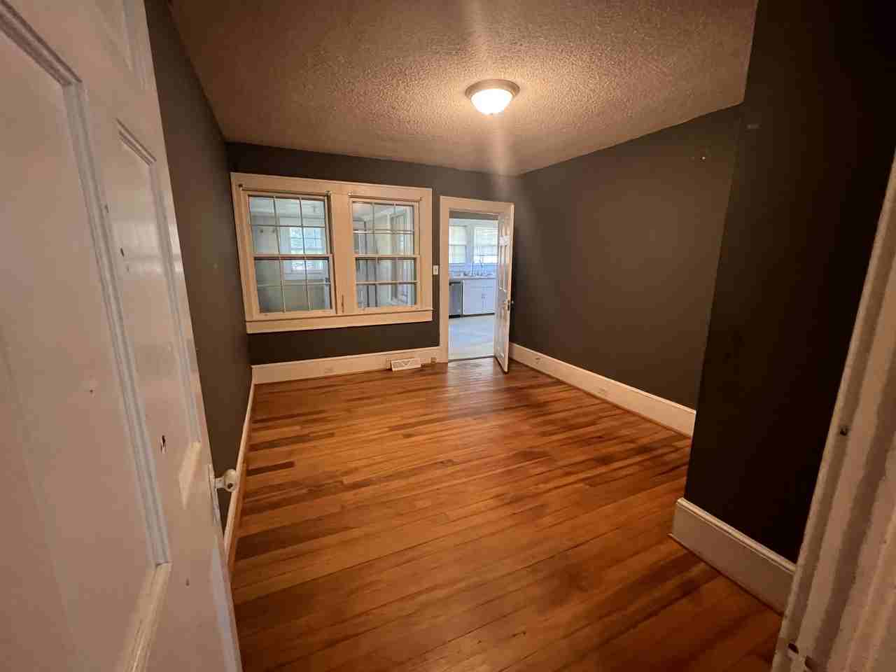 506 W Farley Ave - Photo 3 of 10