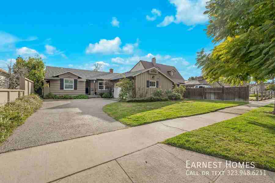 13400 Weddington St - Photo 2 of 37