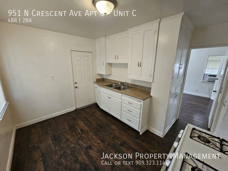 951 N Crescent Ave Apt C #C - Photo 5 of 17