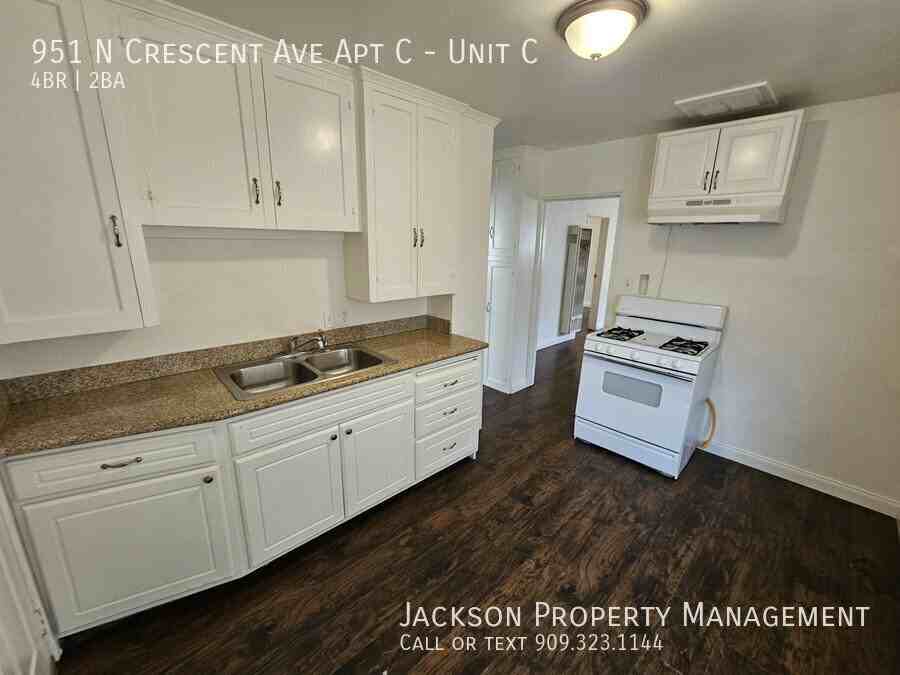 951 N Crescent Ave Apt C #C - Photo 6 of 17