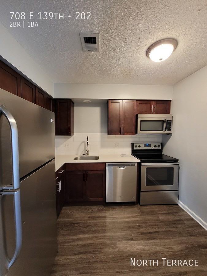 708 E 139th St #202 - Photo 6 of 19