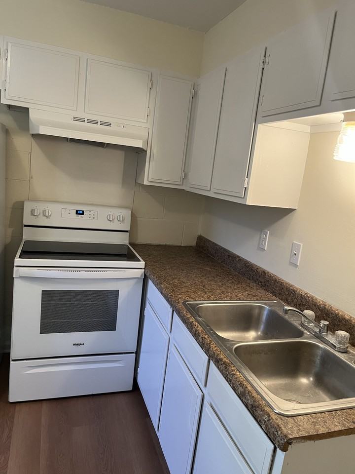 1012 Park Ave #NA - Photo 3 of 12
