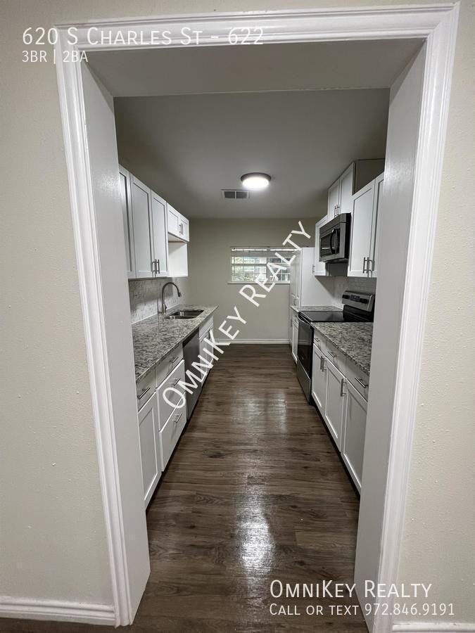 620 S Charles St #622 - Photo 2 of 10