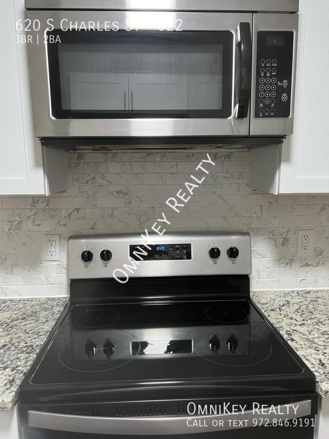 620 S Charles St #622 - Photo 3 of 10