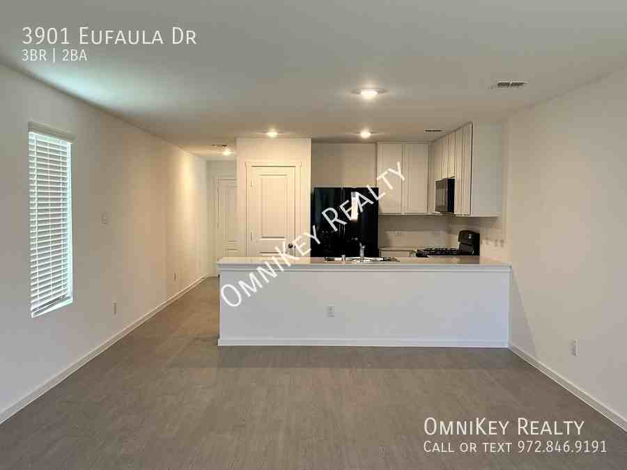 3901 Eufaula Dr - Photo 3 of 13