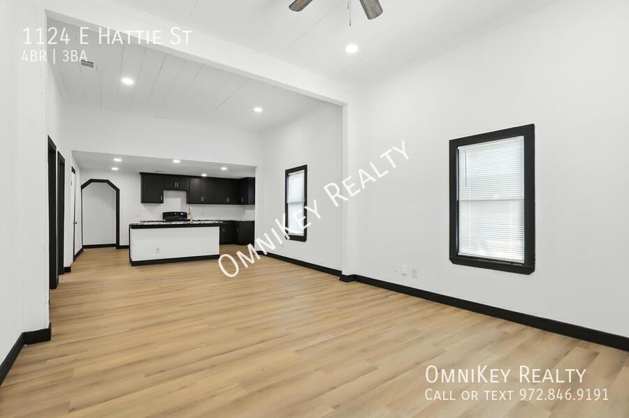 1124 E Hattie St - Photo 2 of 18