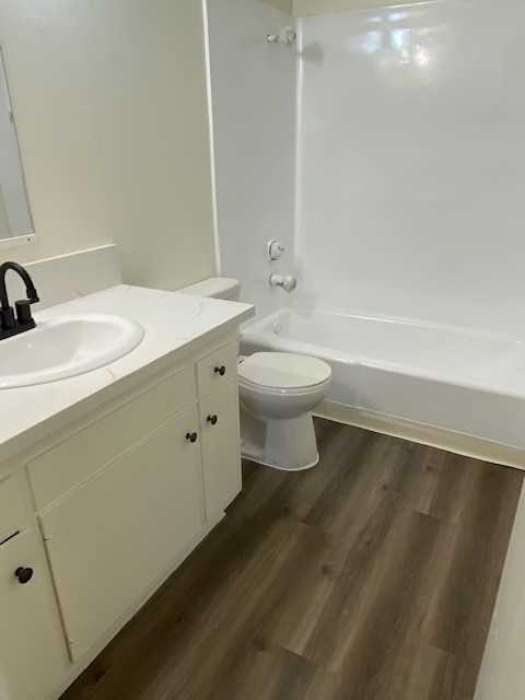 423 N Avenue 66 #3 - Photo 4 of 13