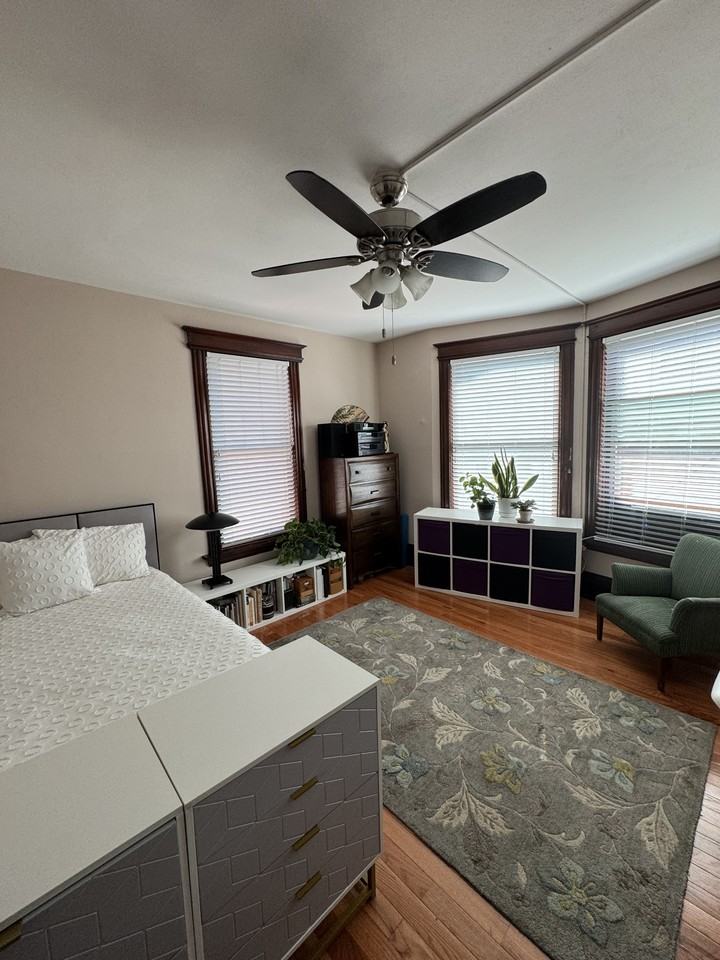 407 Wisconsin Ave #5 - Photo 7 of 15
