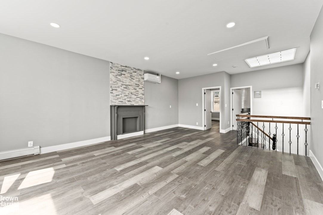 109 Manhattan Ave #2 - Photo 5 of 13