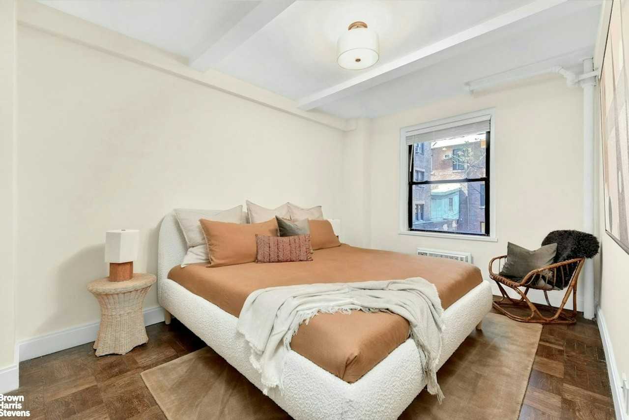 226 E 12th St #4A - Photo 3 of 8