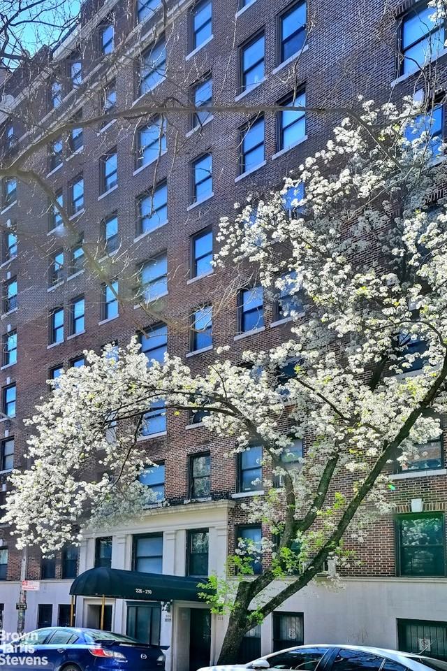 226 E 12th St #4A - Photo 7 of 8