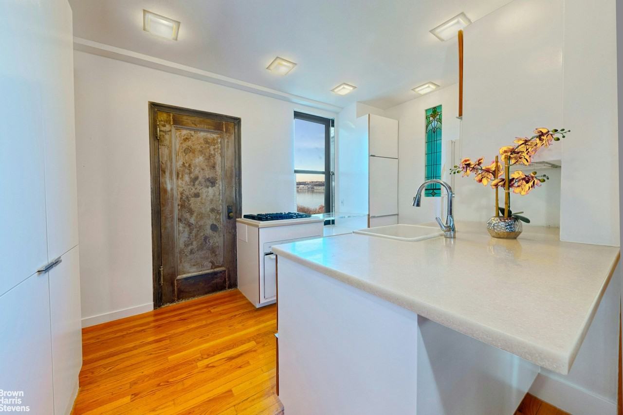 310 W 106th St #11B - Photo 4 of 11