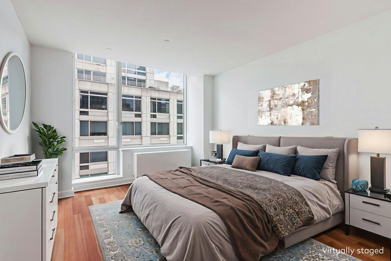 100 Riverside Blvd #14D - Photo 2 of 13