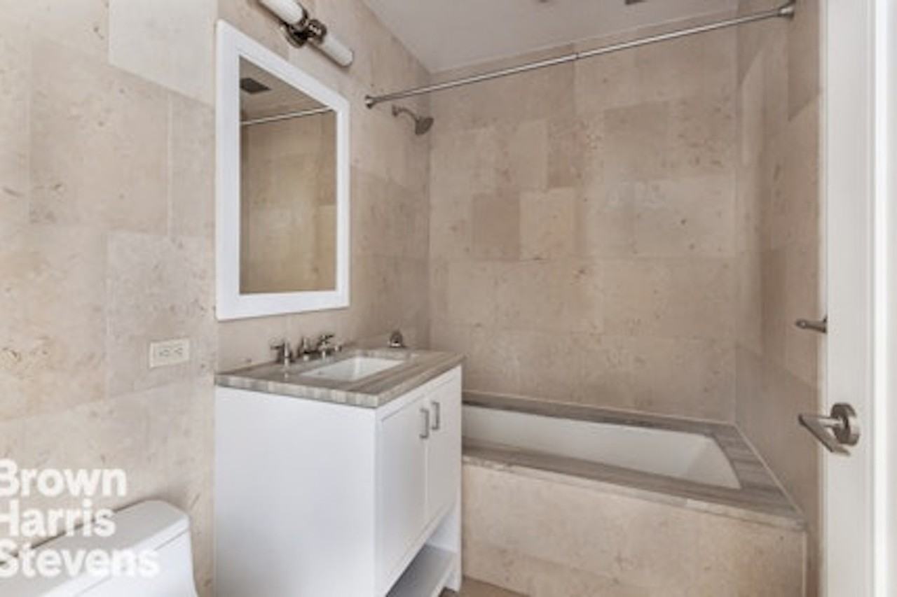 100 Riverside Blvd #14D - Photo 4 of 13