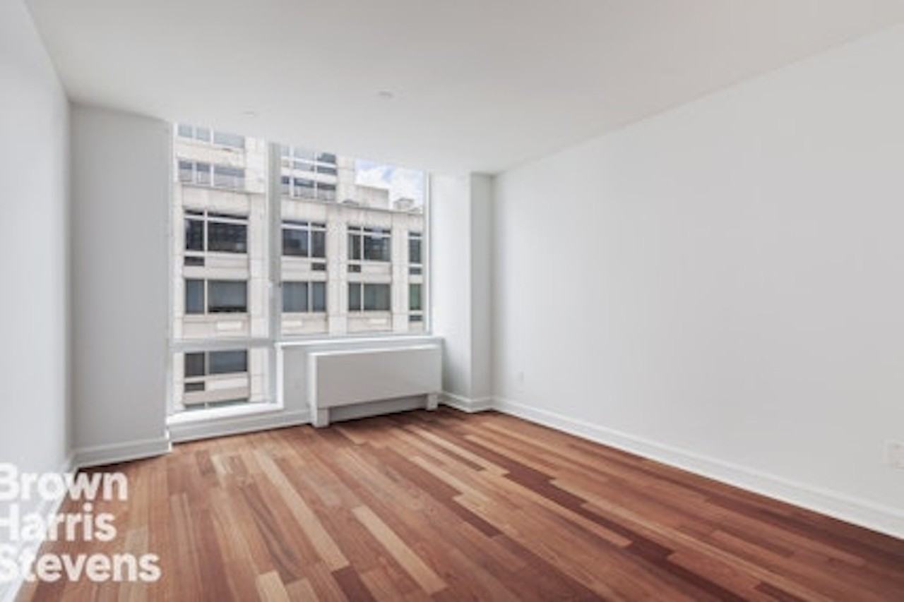 100 Riverside Blvd #14D - Photo 6 of 13