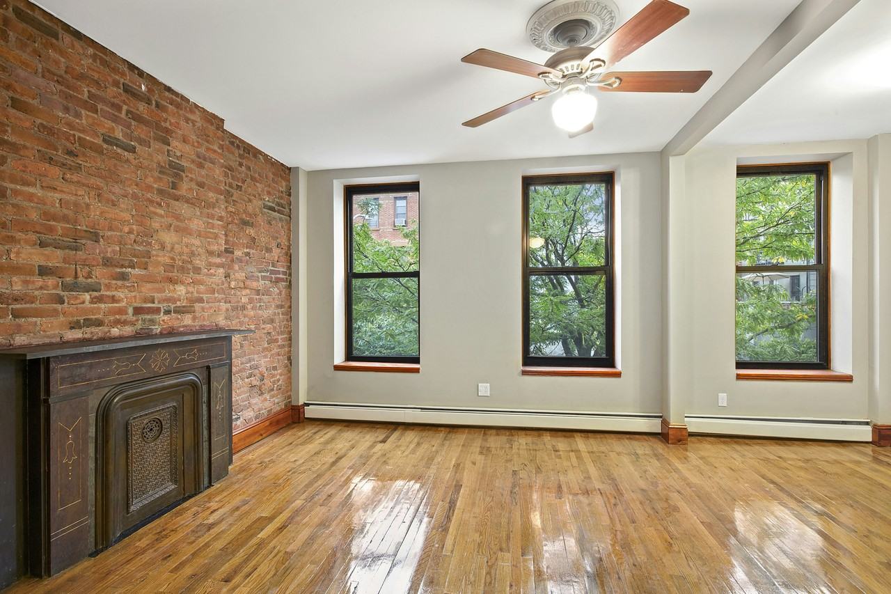 386 13th St #2 - Photo 3 of 5
