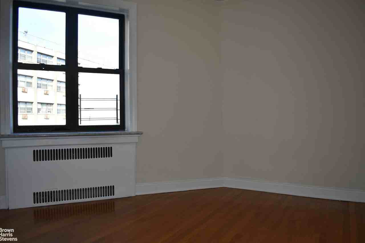 802 W 190th St #4B - Photo 4 of 6