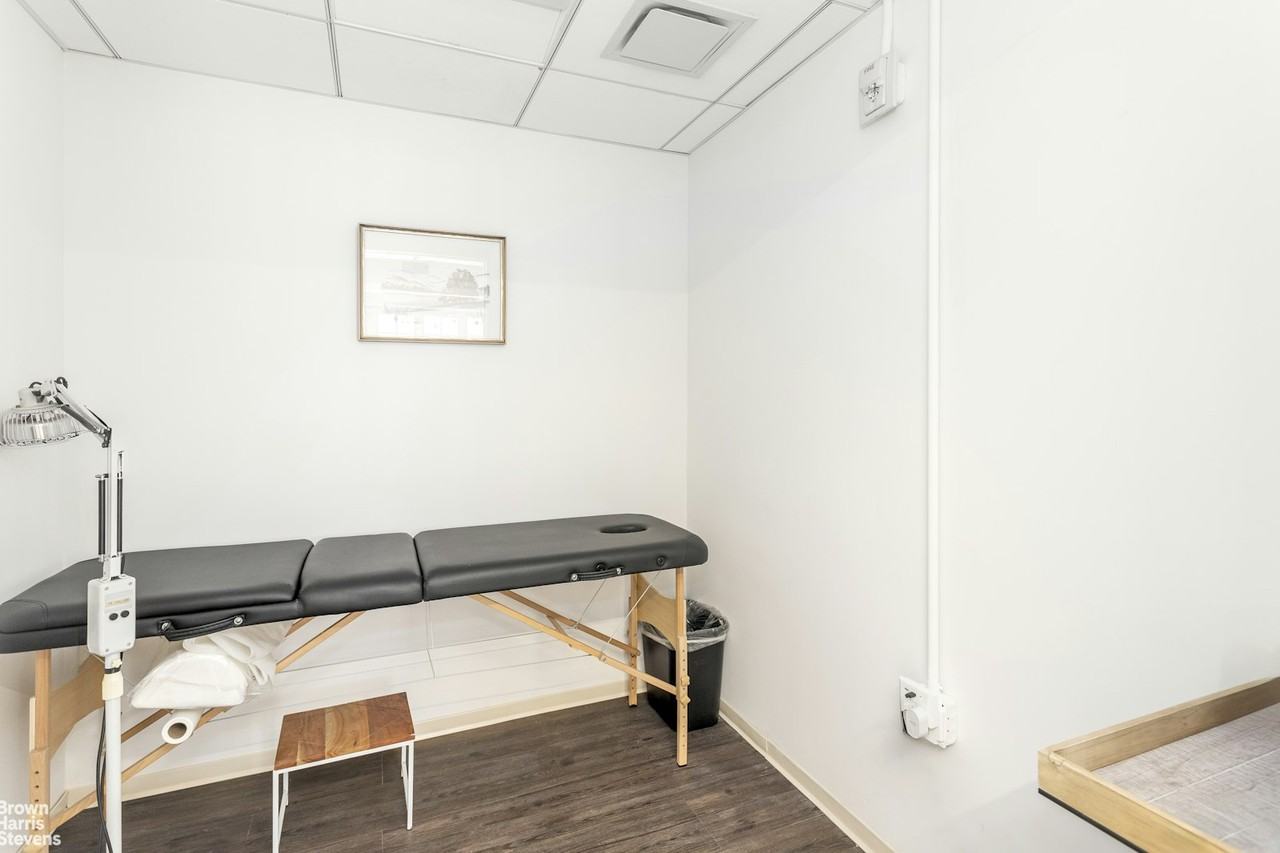 200 W 57th St #705 - Photo 5 of 5