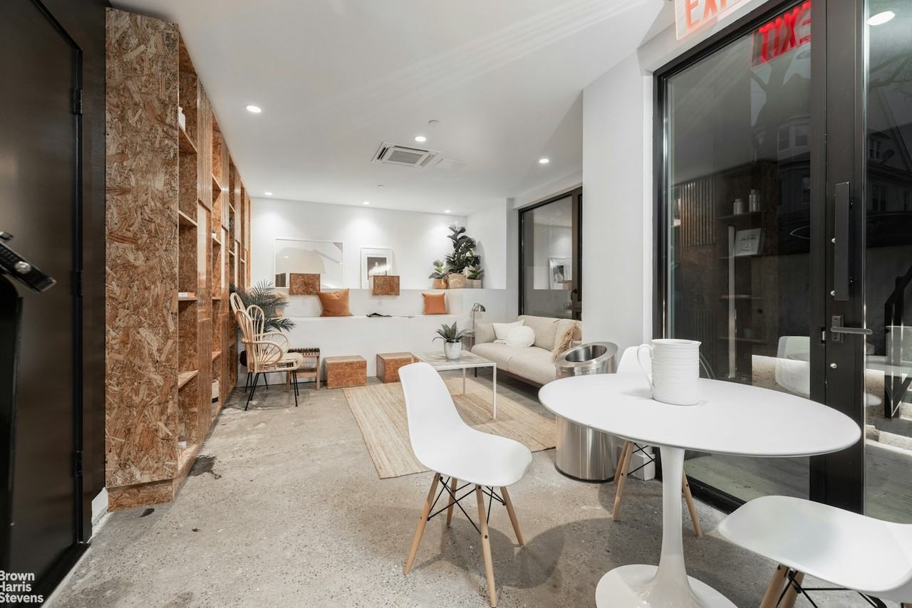 458 E 25th St #PH2 - Photo 5 of 19