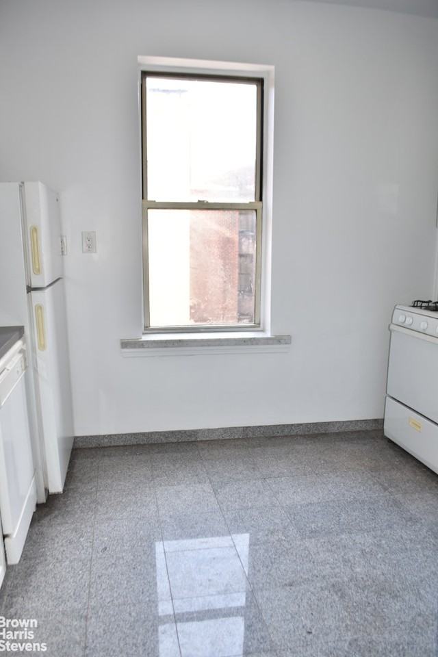 482 Fort Washington Ave #4H - Photo 3 of 10