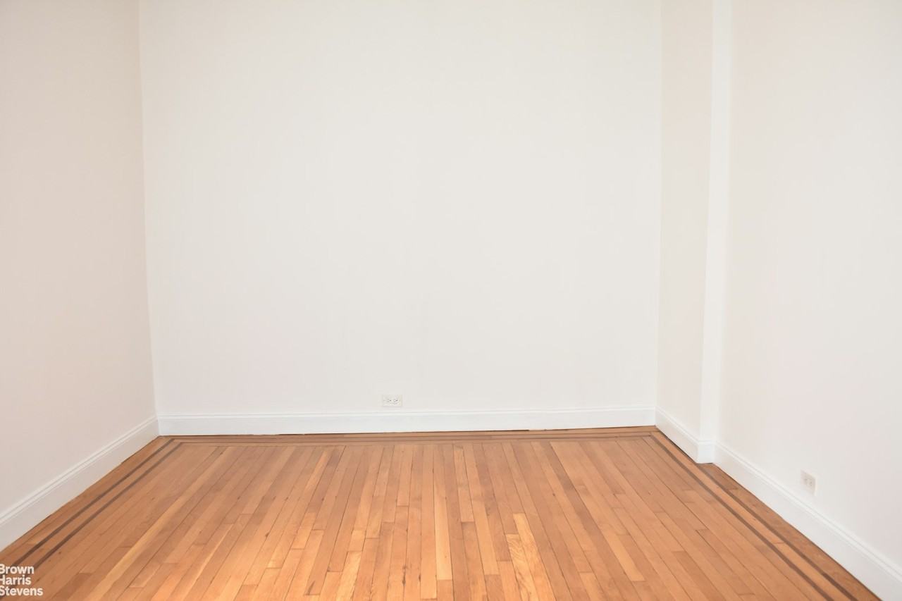 482 Fort Washington Ave #4H - Photo 7 of 10