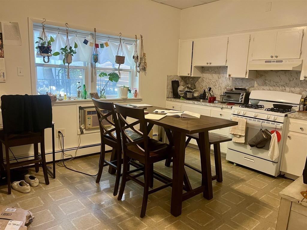 543 Bloomfield St #1R - Photo 2 of 8