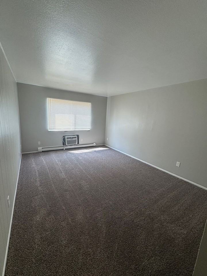 3635 Michigan Ave #07 - Photo 3 of 26