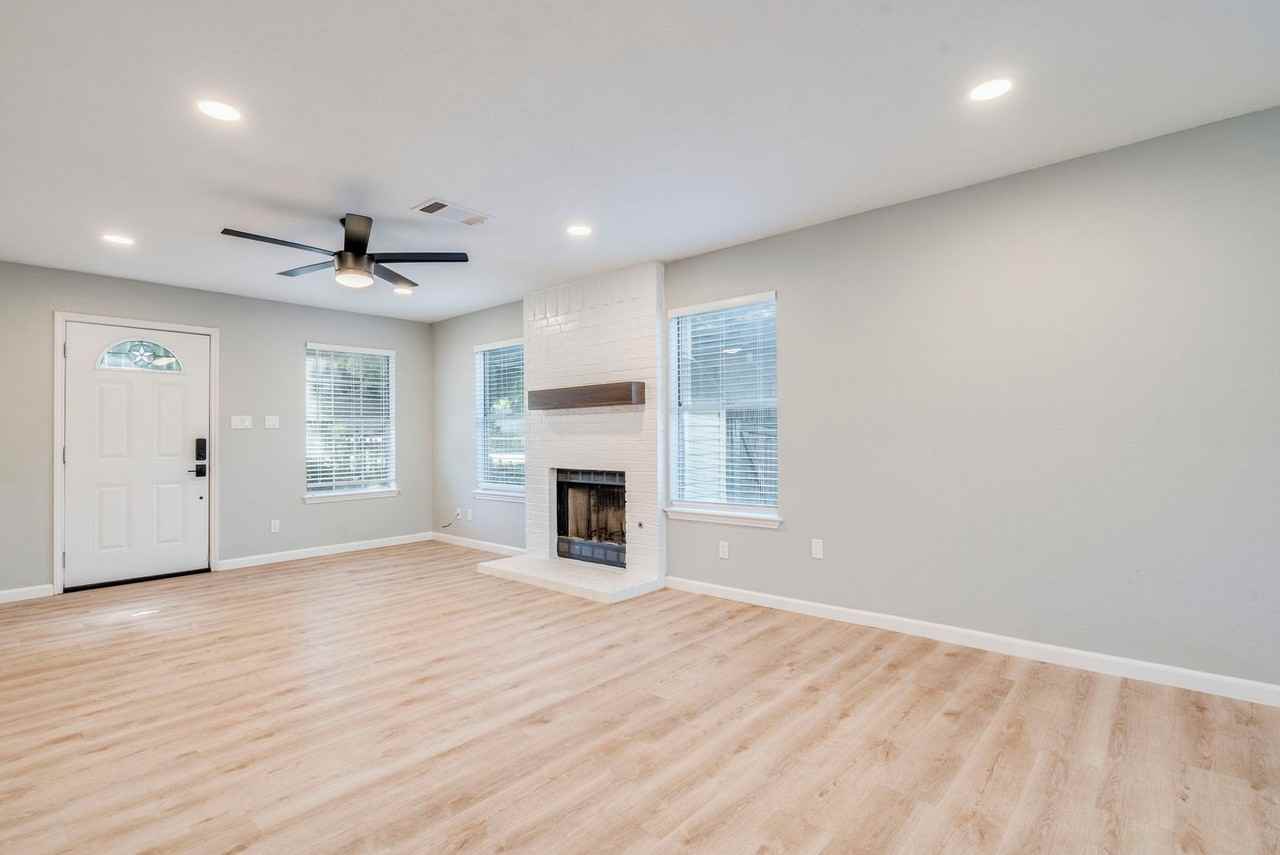 13808 Lothian Drive - Photo 4 of 31